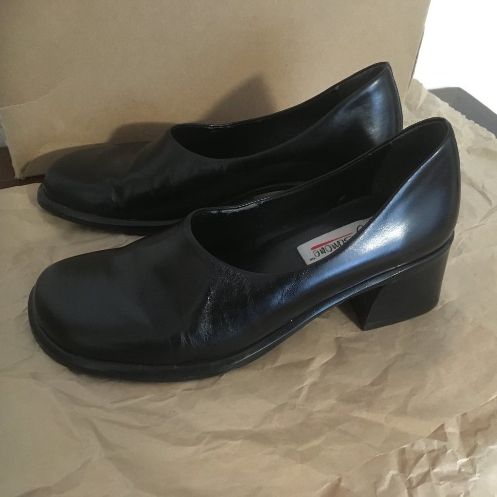 Black Leather Pump - Like New - Women 6.5